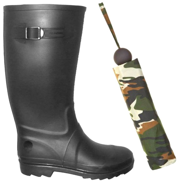 Marc Jacobs Shoes - Marc Jacob Treaded Scull Rain Boot ☔️